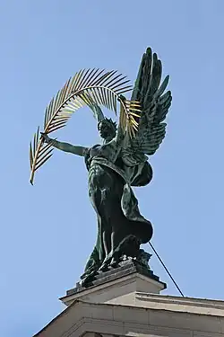 Decorative sculpture on the roof