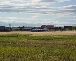 Airplane landing in Tarko-Sale (2007)