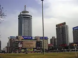 广场_-_panoramio_-_天王星_(2)