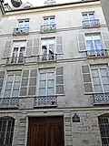17th-century building at no. 10