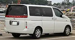 Pre-facelift Nissan Elgrand E51 (Japan)