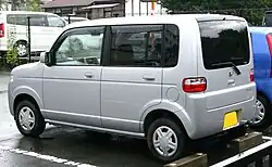 Rear view (pre-facelift)