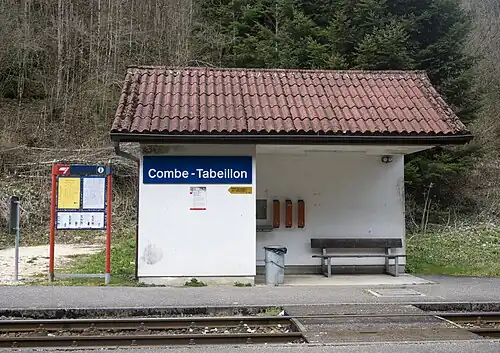 Covered shelter on side platform