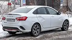 Rear view (pre-facelift)