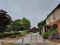 Street of the town hall in Castin.
