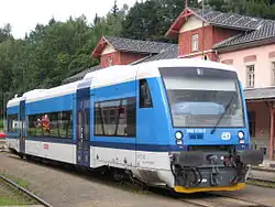 Articulated diesel railcar