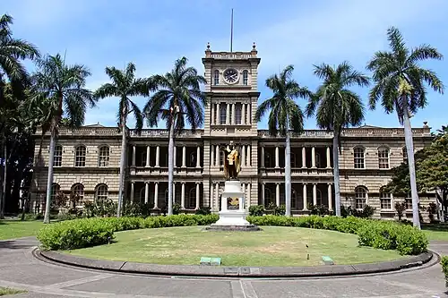 Statue of Kamehameha I at Aliʻiōlani Hale