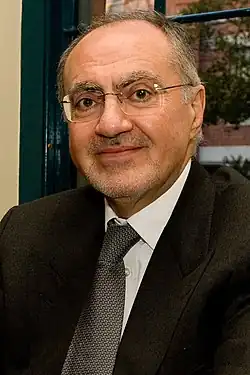 علي علاوي نائب رئيس الوزراء وزير المالية العراقي