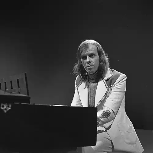 Bandleader Tom Parker in 1972 on AVRO's TopPop.