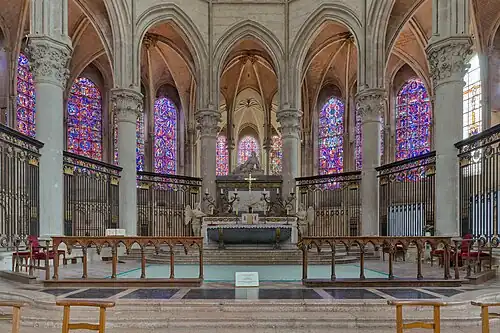 The disambulatory at the east end