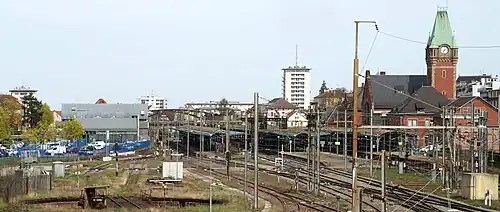 Platform side.