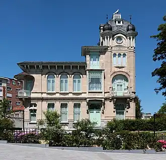 Delune House
