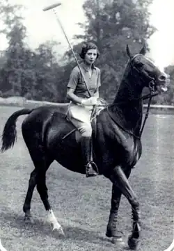 Batlivala at a polo match at Wilmer House, Ham Common, London (1935)[27]