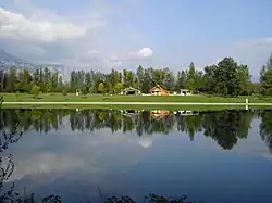 The leisure area at Lac Taillefer