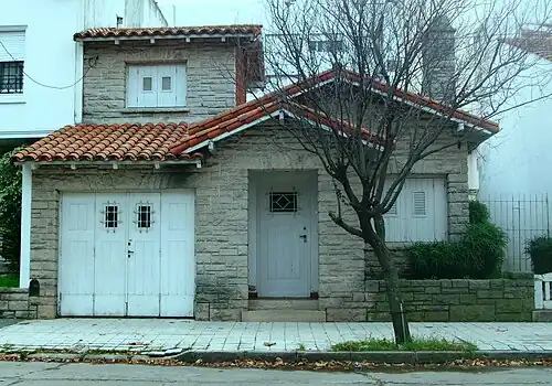 A very similar arrangement showing signs of what Lorena Marina Sánchez describes as ataque orgánico or deterioration by mold fungi[34]