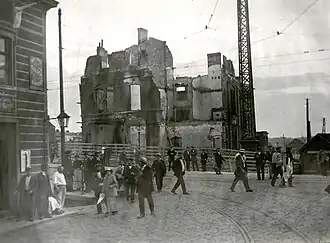 Entrance to the town, Viaduc Avenue.