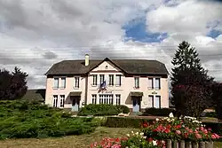 The town hall in Clévilliers