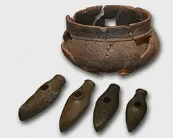 Deocrated pottery and axes from Estonia