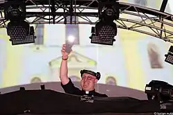 Padre Guilherme performing in Cluj-Napoca, Romania, in July 2025