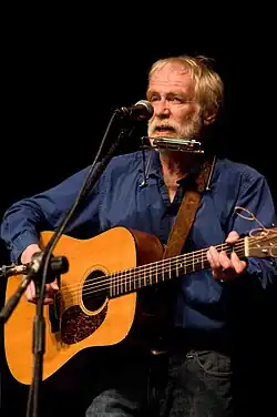 Mallett performing in 2011