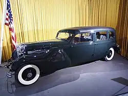 1937 Düsenberg Model J Limousine Landaulette