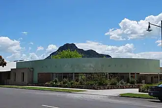 Royal Mail Hotel with the Grampians in the background