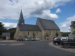 The church of Saint-Pierre-du-Lorouër