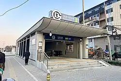 Exit F, Line 18