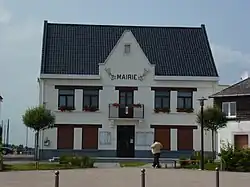 The town hall in Flines-lès-Mortagne