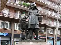 Font de la Caputxeta (1921), of Josep Tenas, Passeig de Sant Joan/Rosselló.