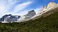 Left to rightː Cerro Cabeza de Indio, Cerro Fortaleza (centered), La Espada, La Hoja viewed from French Valley