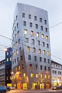 Gehry Tower – Hanover (2001)