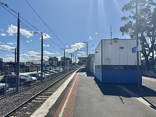 Gowrie station Platform 2, PSO box and station building looking north
