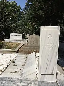 Grave of Bedri Karafakıoğlu, Zincirlikuyu Cemetery