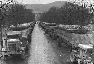 Smaller, lighter pneumatic pontons piggy-backed upon large aluminum heavy pontons for combined transport