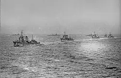 3 unknown Fubuki-class ship sailing.