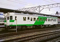KiHa 52 125 in "Oito Line" livery in December 1999