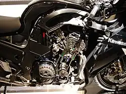 2006 ZZR1400 cutaway view of the aluminium monocoque frame and engine