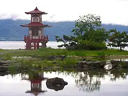 Ukimido Park on the northern shore of the lake (June 2006)