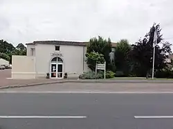 The town hall in Les Églises-d'Argenteuil