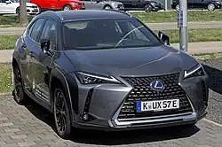 2021 UX 300e