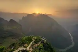 Landscape around Mã Pí Lèng Pass