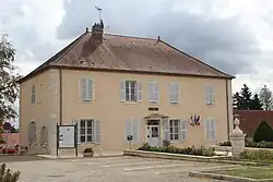 The town hall in Les Essards-Taignevaux