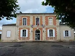 The town hall in Salaunes