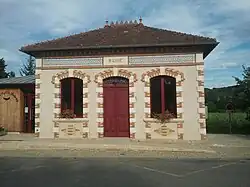 The town hall in Moncorneil-Grazan