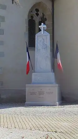 The war memorial in Cernex