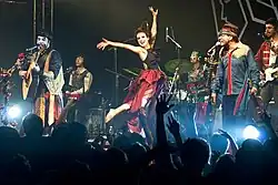 O Teatro Mágico in a concert held at Opinião, in Porto Alegre, on December 1, 2012.