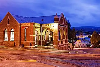 The historic Omeo Post office by night