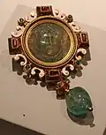 Castellani golds, made in imitation of the ancient in part by incorporating original materials, 19th century, brooch 04