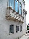 Side detail